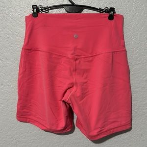 Lululemon women’s shorts. EUC